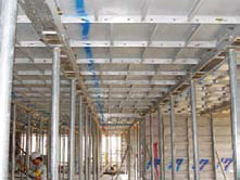 高强度墙体 + 连接片安装场景