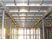 高强度墙体 + 组合模板安装场景