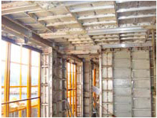 安装铝合金楼梯