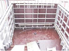 安装铝合金楼梯